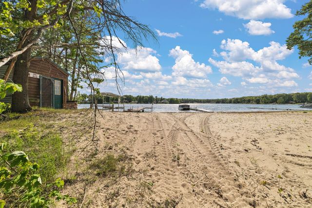 2713 E White Lake Drive, Dalton Twp, MI 49457