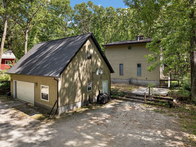 2713 E White Lake Drive, Dalton Twp, MI 49457