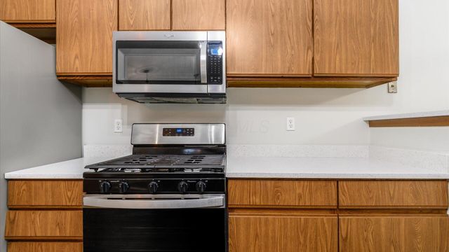 824 Crofton Place, Reynoldsburg, OH 43068