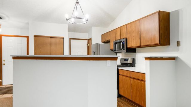 824 Crofton Place, Reynoldsburg, OH 43068