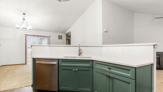 824 Crofton Place, Reynoldsburg, OH 43068
