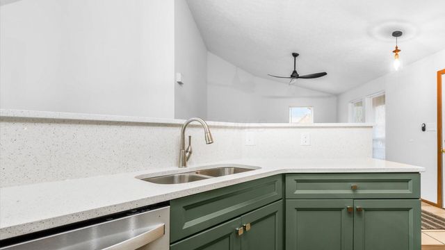 824 Crofton Place, Reynoldsburg, OH 43068