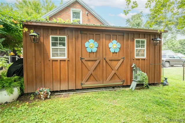 945 Mineral Springs Road, West Seneca, NY 14224