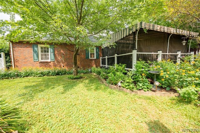 945 Mineral Springs Road, West Seneca, NY 14224