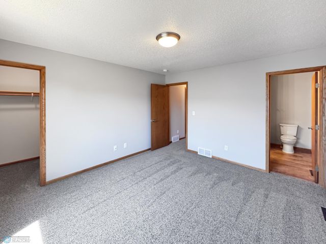 3337 Monroe Street S, Fargo, ND 58104
