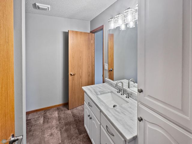 3337 Monroe Street S, Fargo, ND 58104
