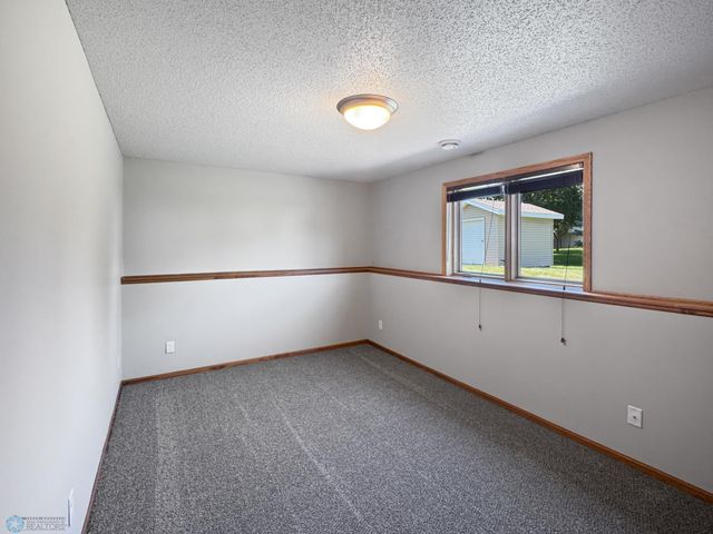 3337 Monroe Street S, Fargo, ND 58104