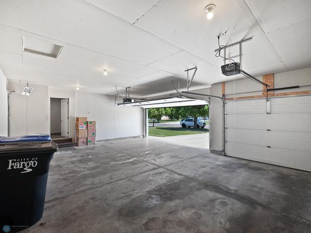 3337 Monroe Street S, Fargo, ND 58104