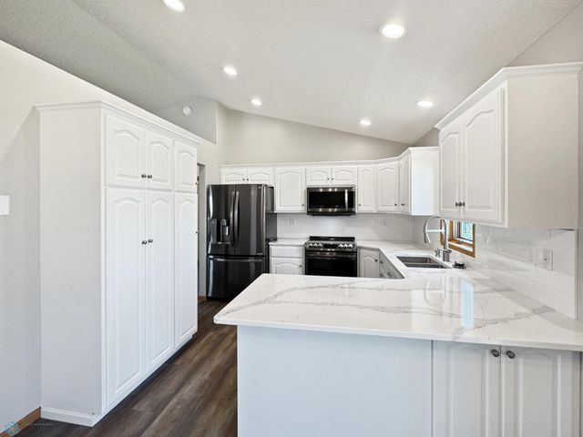3337 Monroe Street S, Fargo, ND 58104