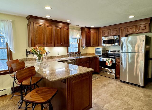 91 Ball Road, Kingston, NH 03848