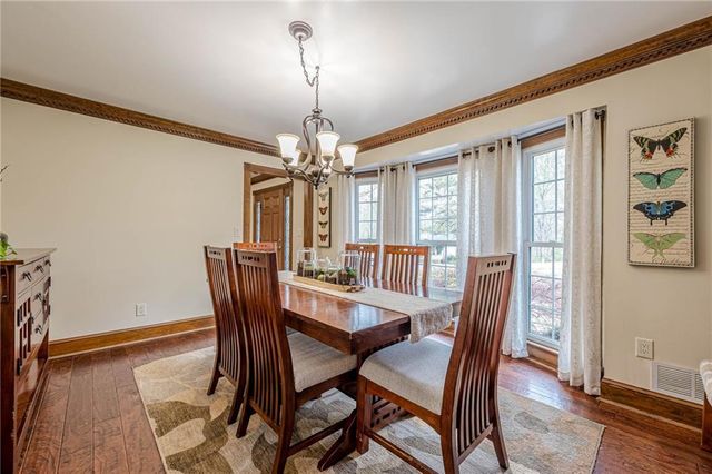 220 Saddle Lake Drive, Roswell, GA 30076