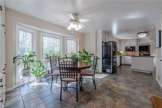 220 Saddle Lake Drive, Roswell, GA 30076