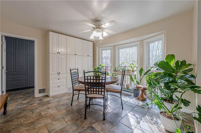 220 Saddle Lake Drive, Roswell, GA 30076