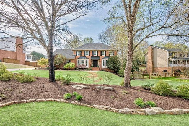 220 Saddle Lake Drive, Roswell, GA 30076