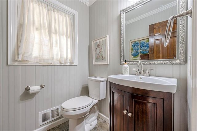 220 Saddle Lake Drive, Roswell, GA 30076