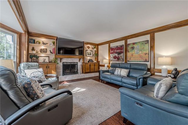 220 Saddle Lake Drive, Roswell, GA 30076