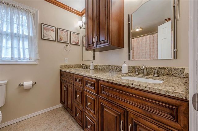 220 Saddle Lake Drive, Roswell, GA 30076