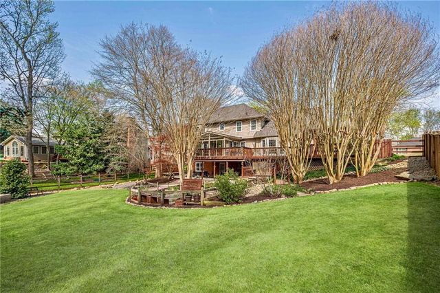 220 Saddle Lake Drive, Roswell, GA 30076