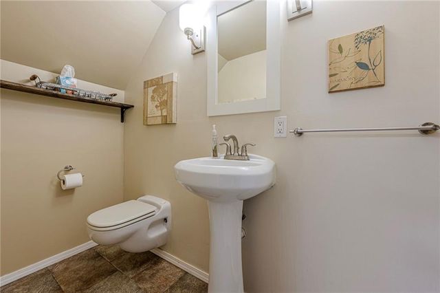 220 Saddle Lake Drive, Roswell, GA 30076