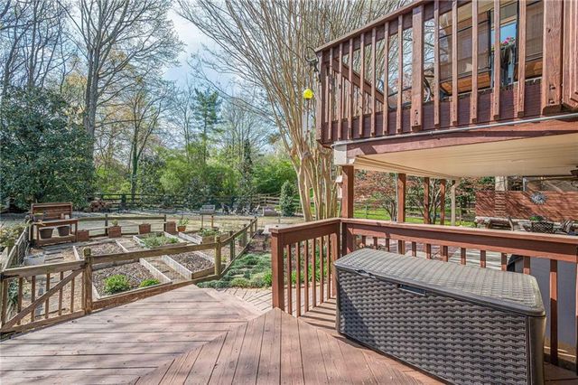 220 Saddle Lake Drive, Roswell, GA 30076