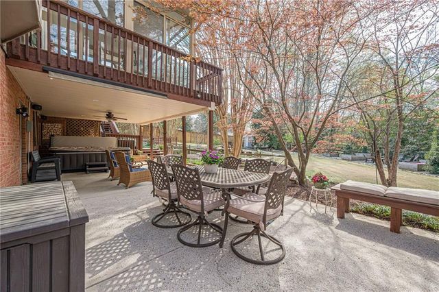 220 Saddle Lake Drive, Roswell, GA 30076