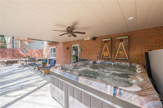 220 Saddle Lake Drive, Roswell, GA 30076