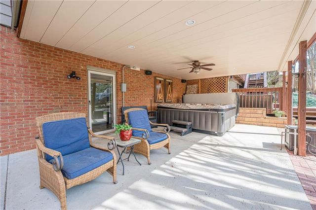 220 Saddle Lake Drive, Roswell, GA 30076