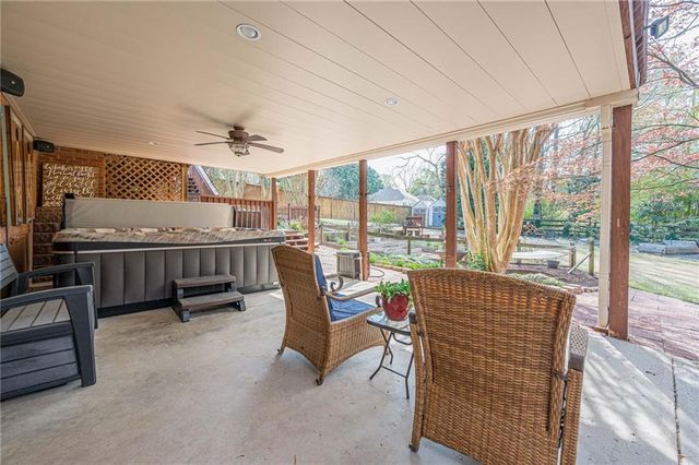 220 Saddle Lake Drive, Roswell, GA 30076