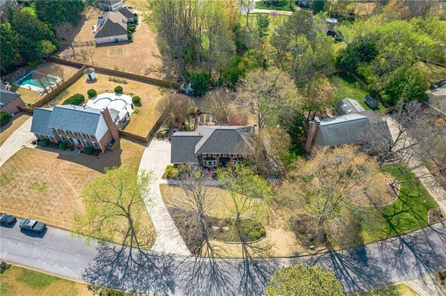 220 Saddle Lake Drive, Roswell, GA 30076