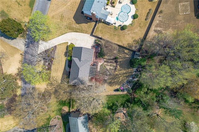 220 Saddle Lake Drive, Roswell, GA 30076