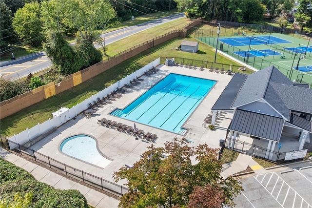 220 Saddle Lake Drive, Roswell, GA 30076