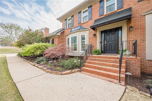 220 Saddle Lake Drive, Roswell, GA 30076