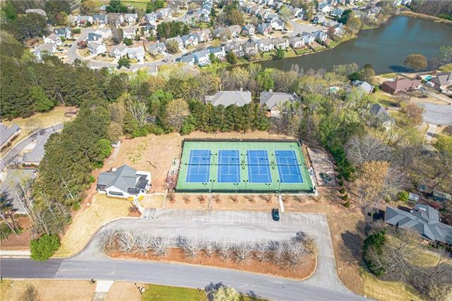 220 Saddle Lake Drive, Roswell, GA 30076