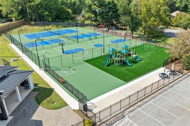 220 Saddle Lake Drive, Roswell, GA 30076