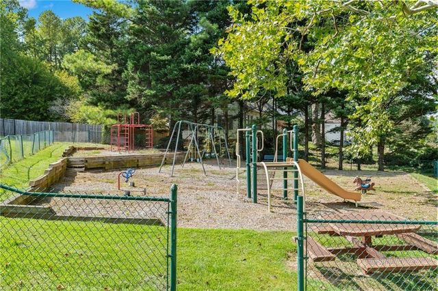 220 Saddle Lake Drive, Roswell, GA 30076