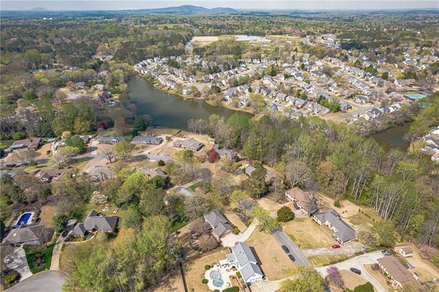 220 Saddle Lake Drive, Roswell, GA 30076