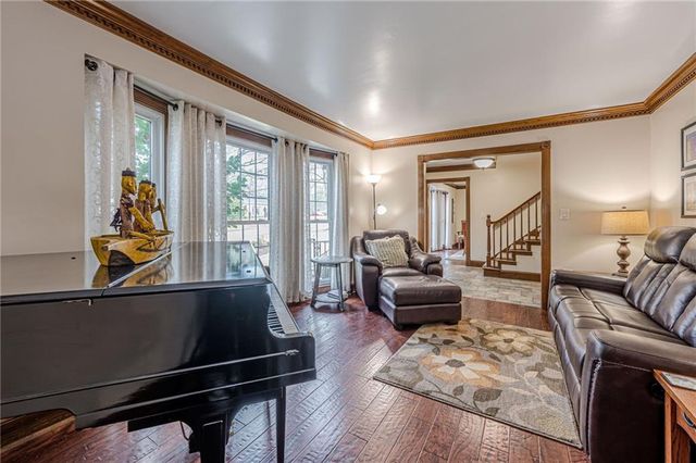 220 Saddle Lake Drive, Roswell, GA 30076