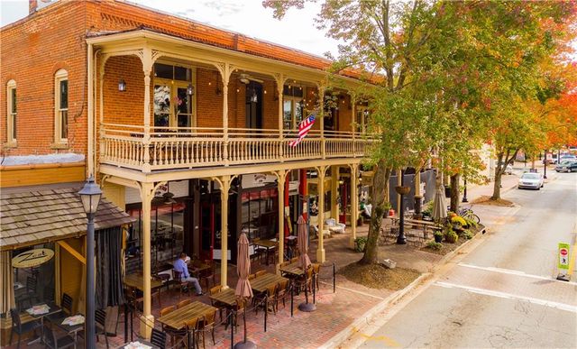 220 Saddle Lake Drive, Roswell, GA 30076