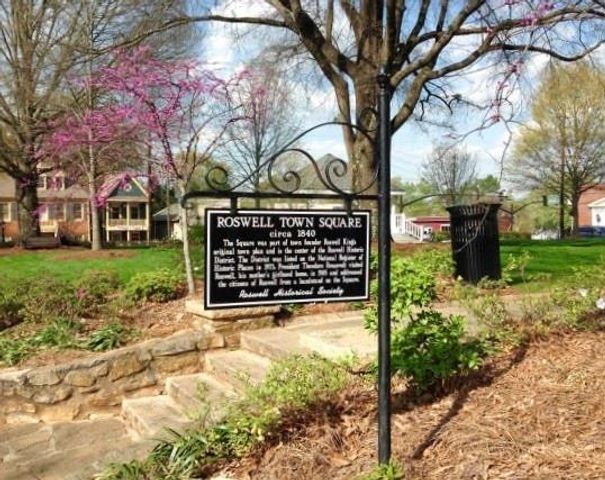 220 Saddle Lake Drive, Roswell, GA 30076