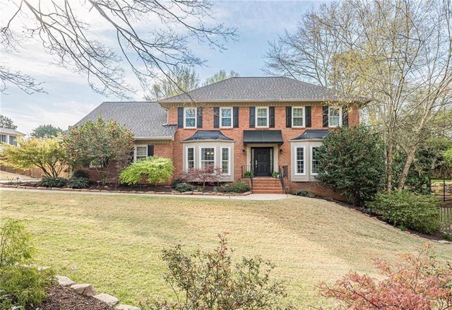 220 Saddle Lake Drive, Roswell, GA 30076