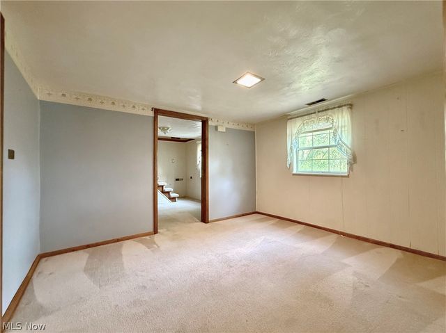 1181 Clement Avenue, Belpre, OH 45714