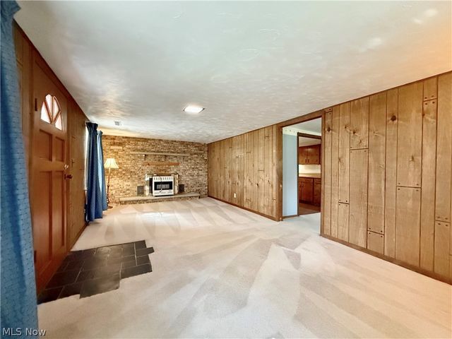 1181 Clement Avenue, Belpre, OH 45714