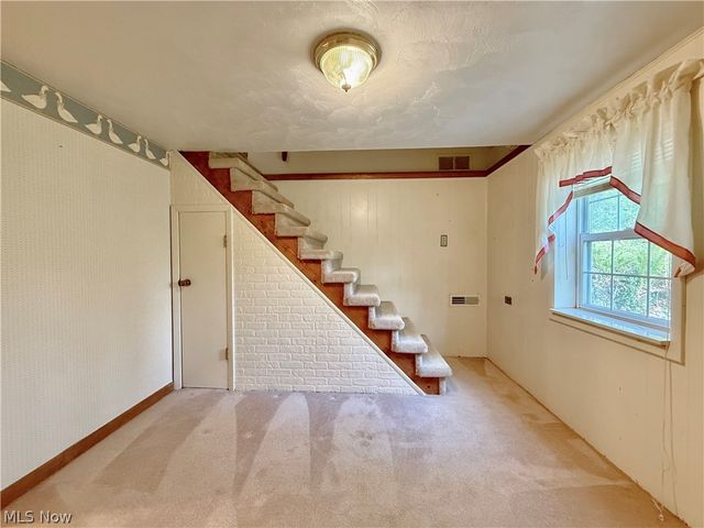 1181 Clement Avenue, Belpre, OH 45714