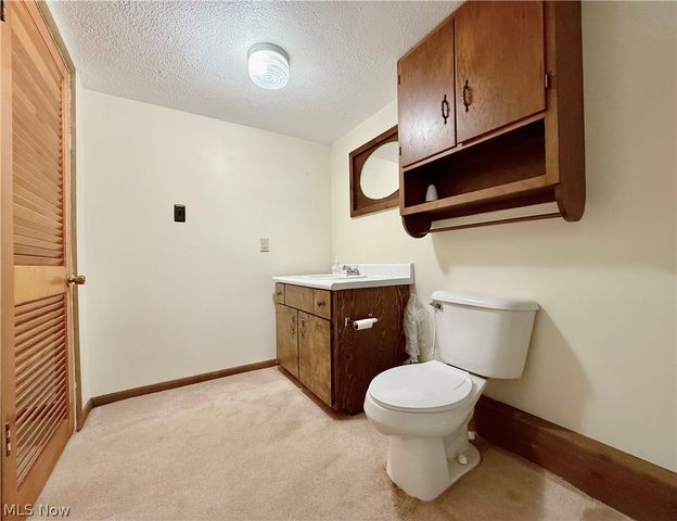 1181 Clement Avenue, Belpre, OH 45714