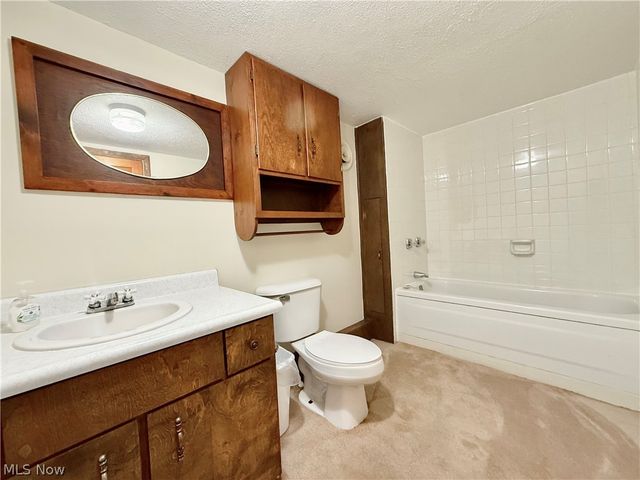 1181 Clement Avenue, Belpre, OH 45714