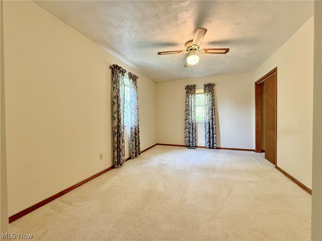 1181 Clement Avenue, Belpre, OH 45714