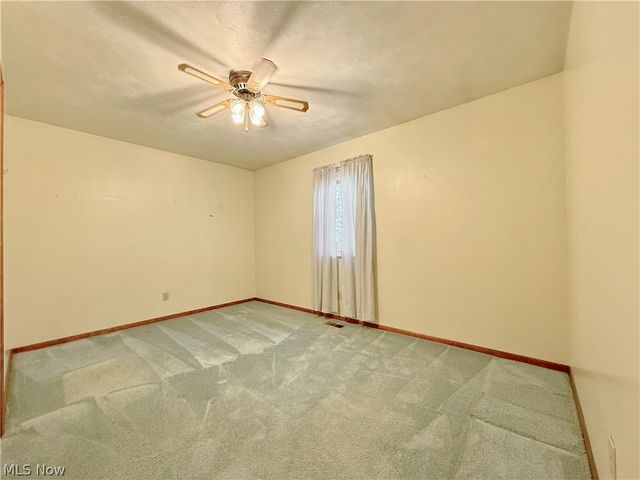 1181 Clement Avenue, Belpre, OH 45714