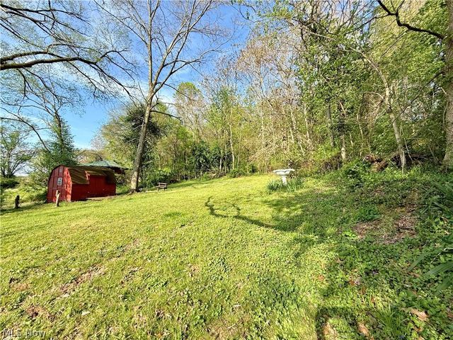 1181 Clement Avenue, Belpre, OH 45714
