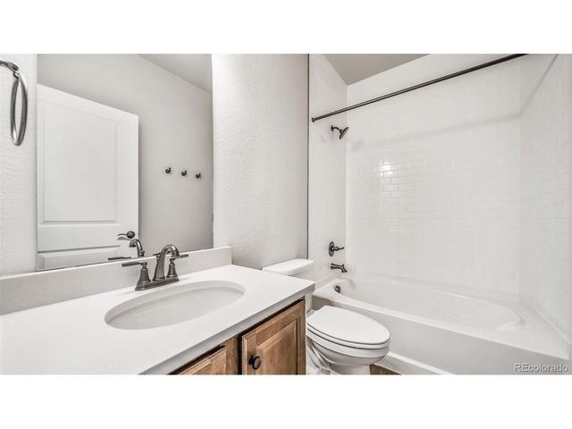 4858 N Sicily Ct, Aurora, CO 80019