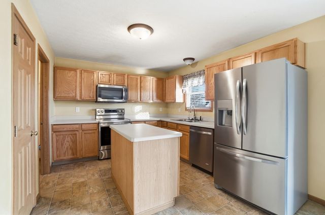 11760 Chanticleer Drive NW, Pickerington, OH 43147